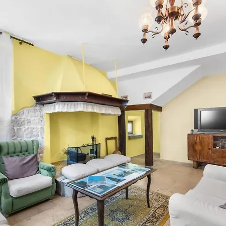 Rustic San Vincenti בית נופש